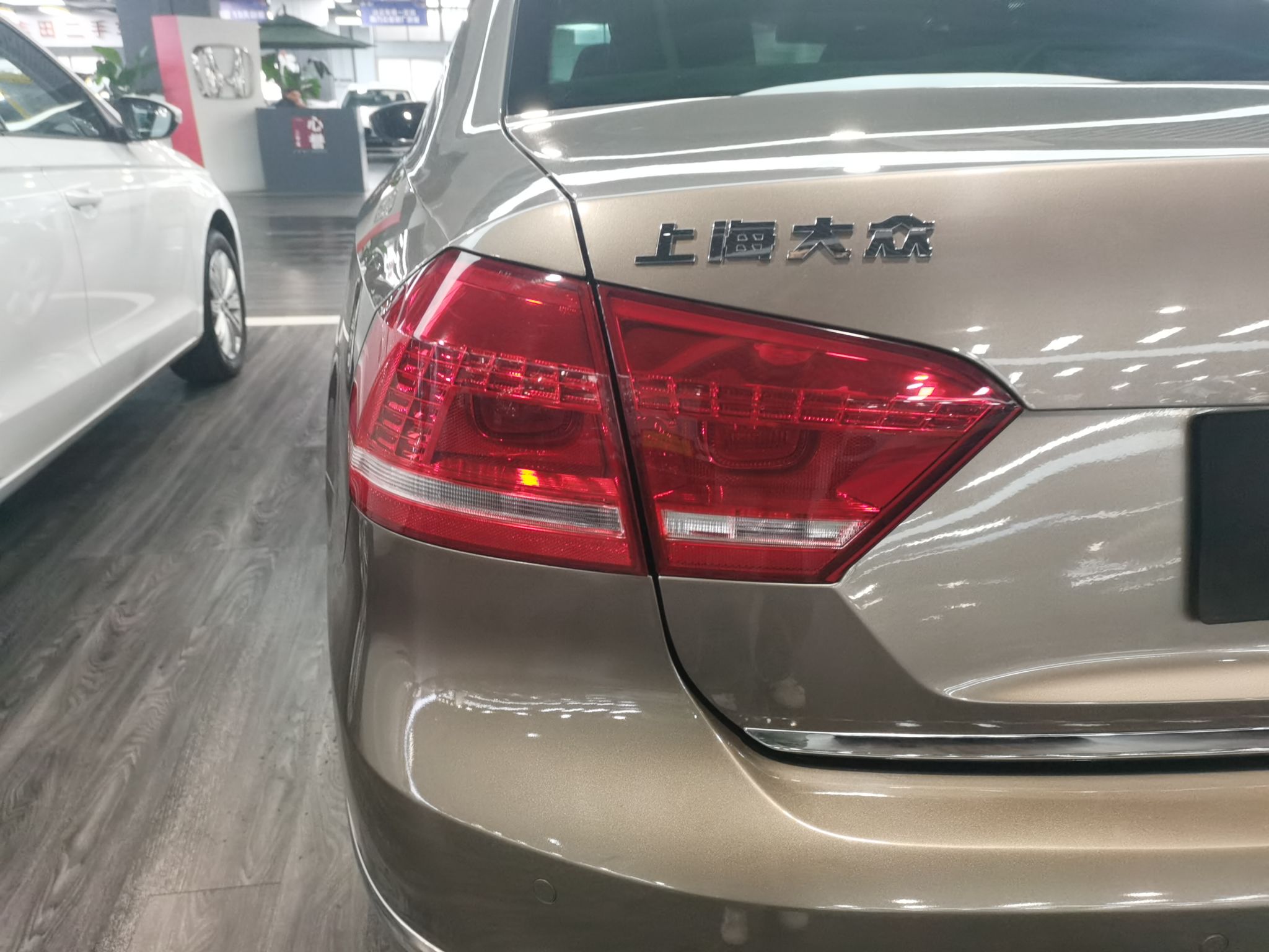 大众 帕萨特 2014款 1.8TSI DSG御尊版