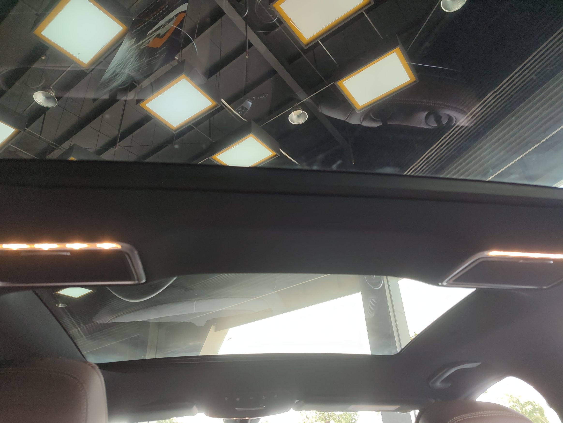 奔驰E级 2022款 改款三 E 300 L 运动时尚型