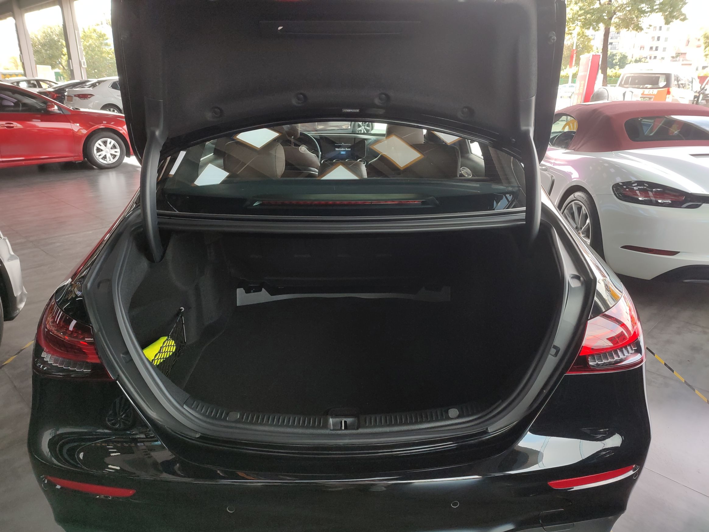 奔驰E级 2022款 改款三 E 300 L 运动时尚型