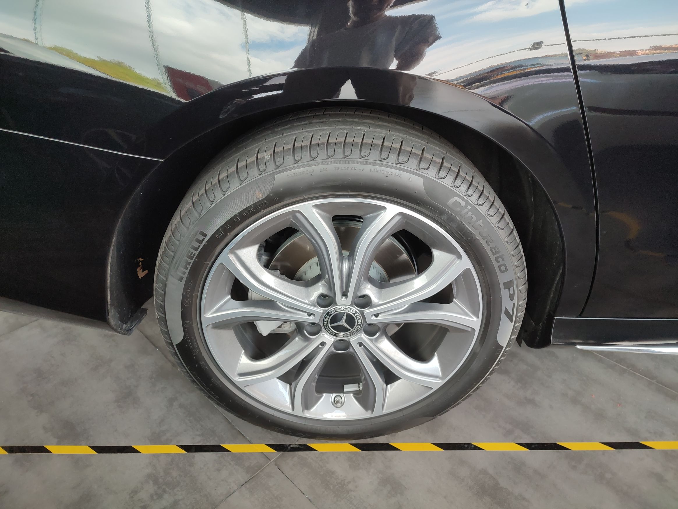 奔驰E级 2022款 改款三 E 300 L 运动时尚型