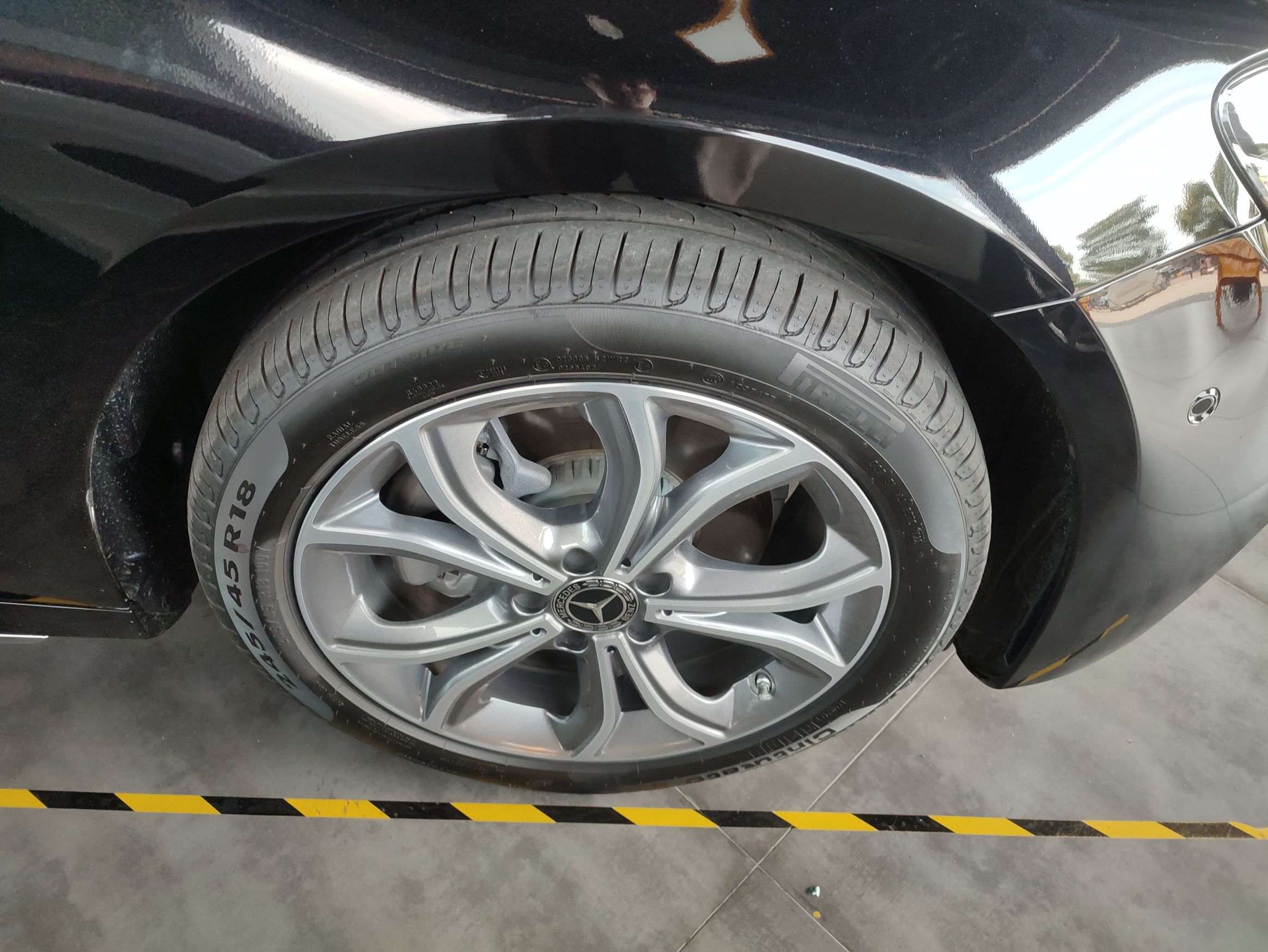 奔驰E级 2022款 改款三 E 300 L 运动时尚型