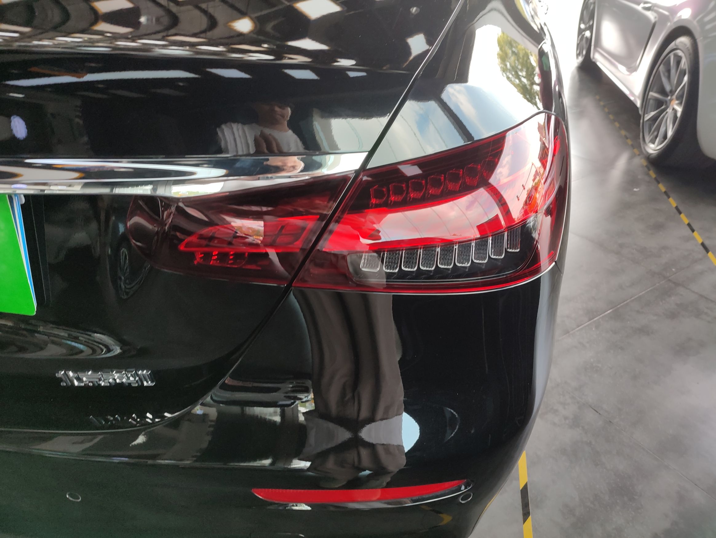 奔驰E级 2022款 改款三 E 300 L 运动时尚型