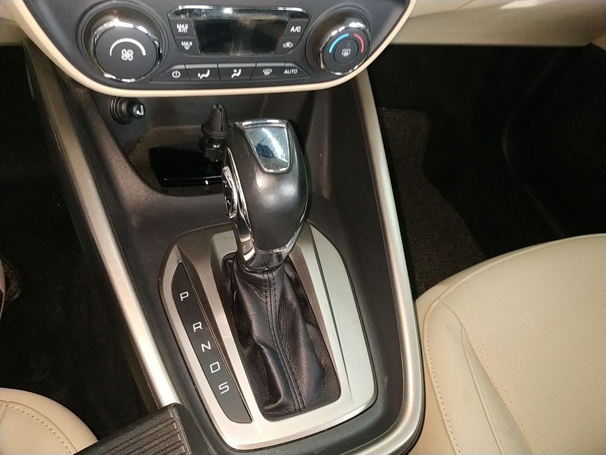 福特 福睿斯 2015款 1.5L 自动时尚型