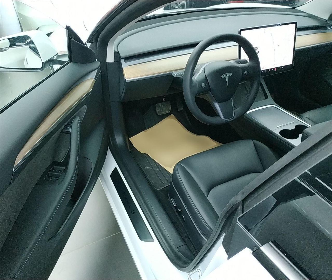 特斯拉 Model 3 2021款 标准续航后驱升级版 3D6