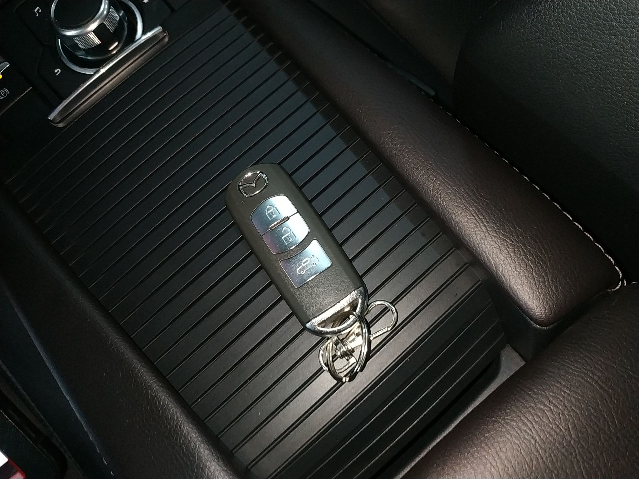 马自达 昂克赛拉 2017款 三厢 2.0L 自动尊贵型 国VI