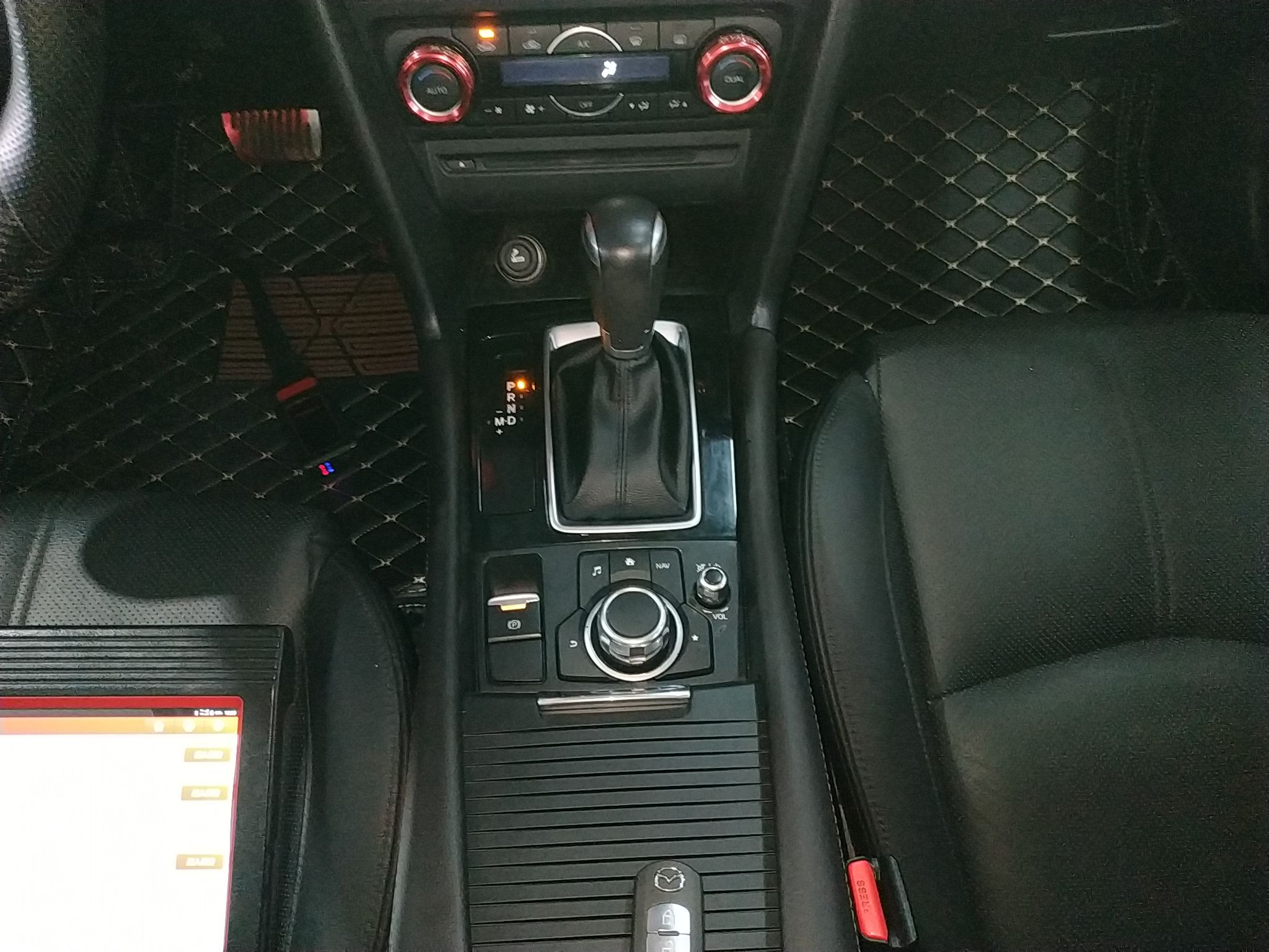 马自达 昂克赛拉 2017款 三厢 2.0L 自动尊贵型 国VI