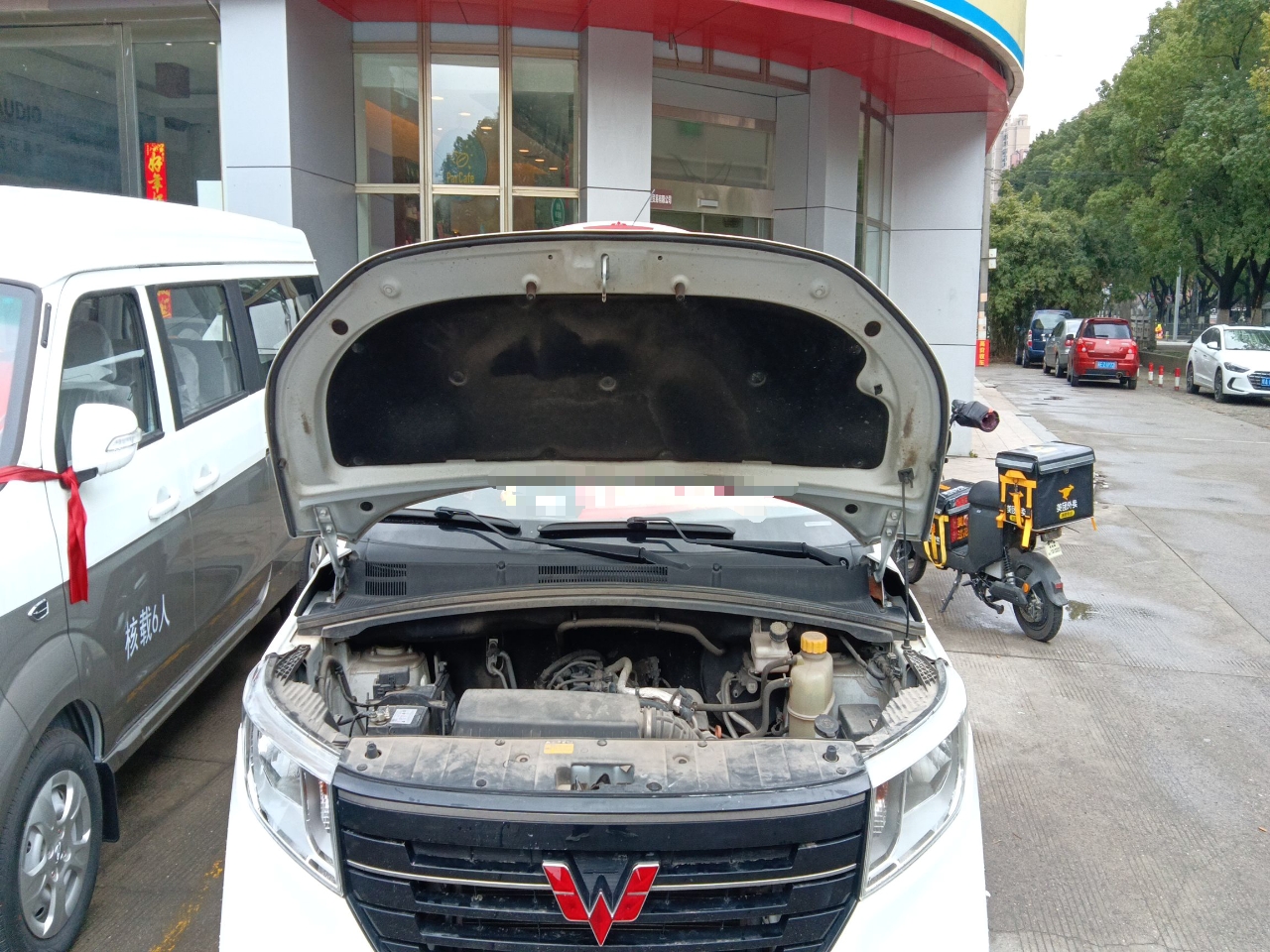 五菱汽车 五菱宏光PLUS 2019款 1.5T 手动舒适型 7座