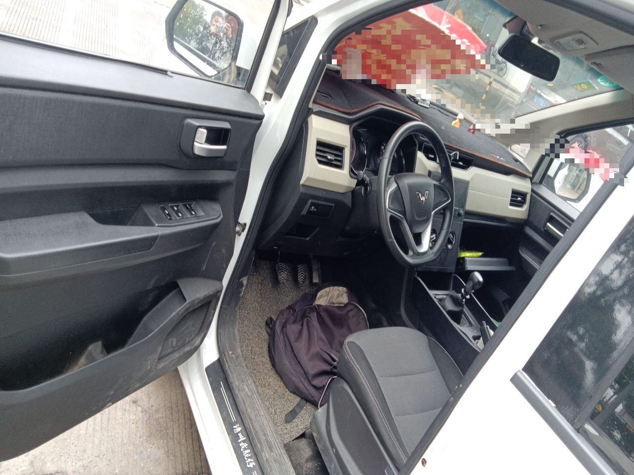 五菱汽车 五菱宏光PLUS 2019款 1.5T 手动舒适型 7座