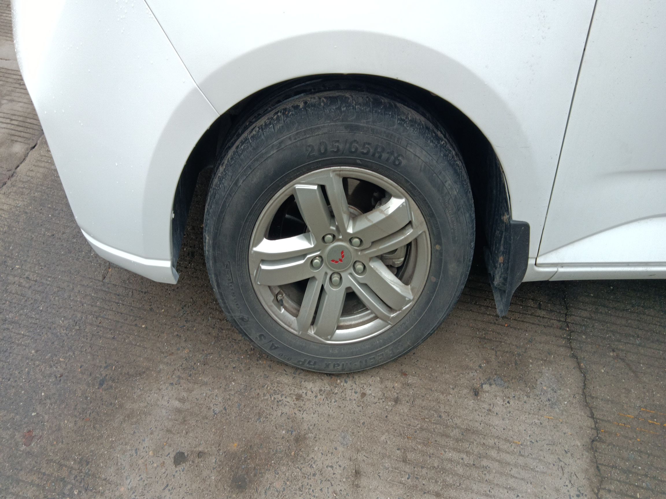 五菱汽车 五菱宏光PLUS 2019款 1.5T 手动舒适型 7座