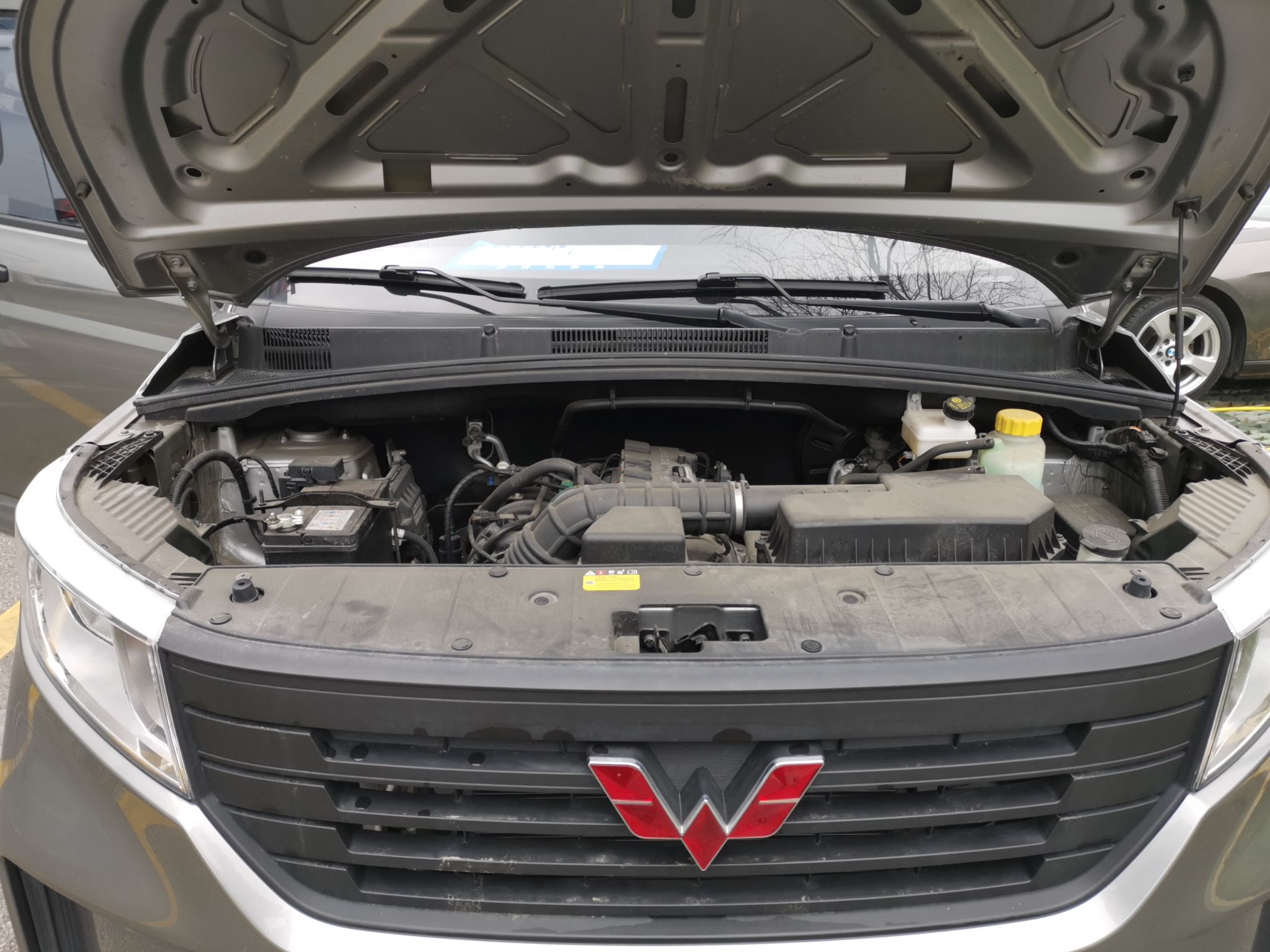 五菱汽车 五菱宏光PLUS 2020款 1.5L 手动标准型 5座