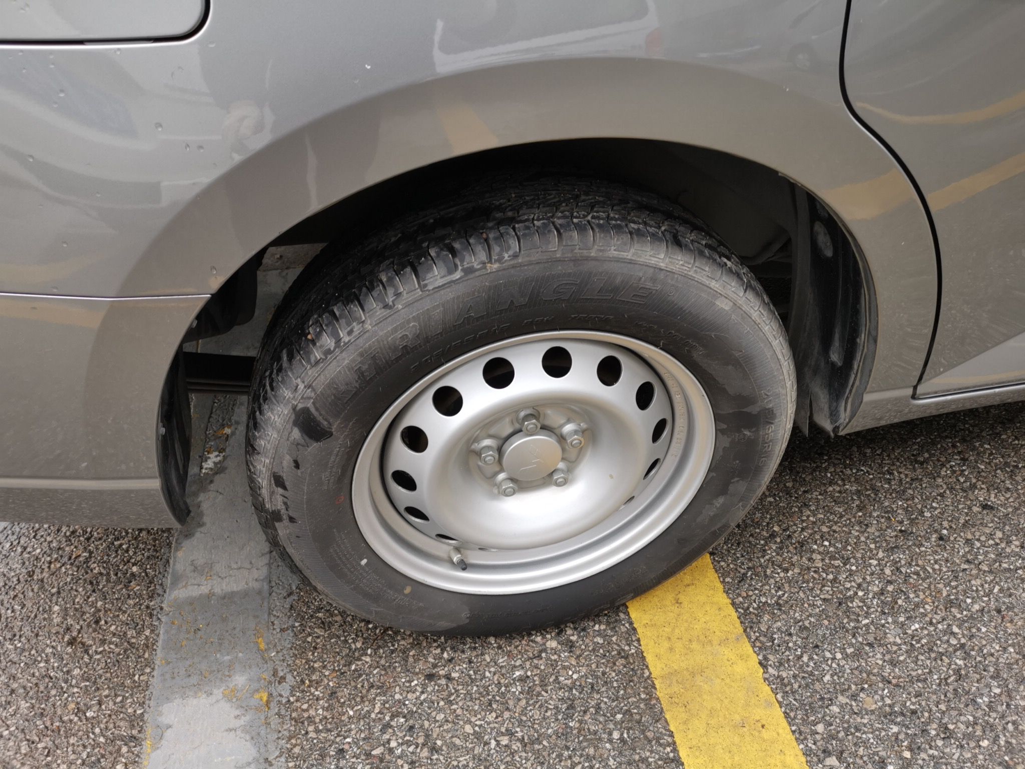 五菱汽车 五菱宏光PLUS 2020款 1.5L 手动标准型 5座