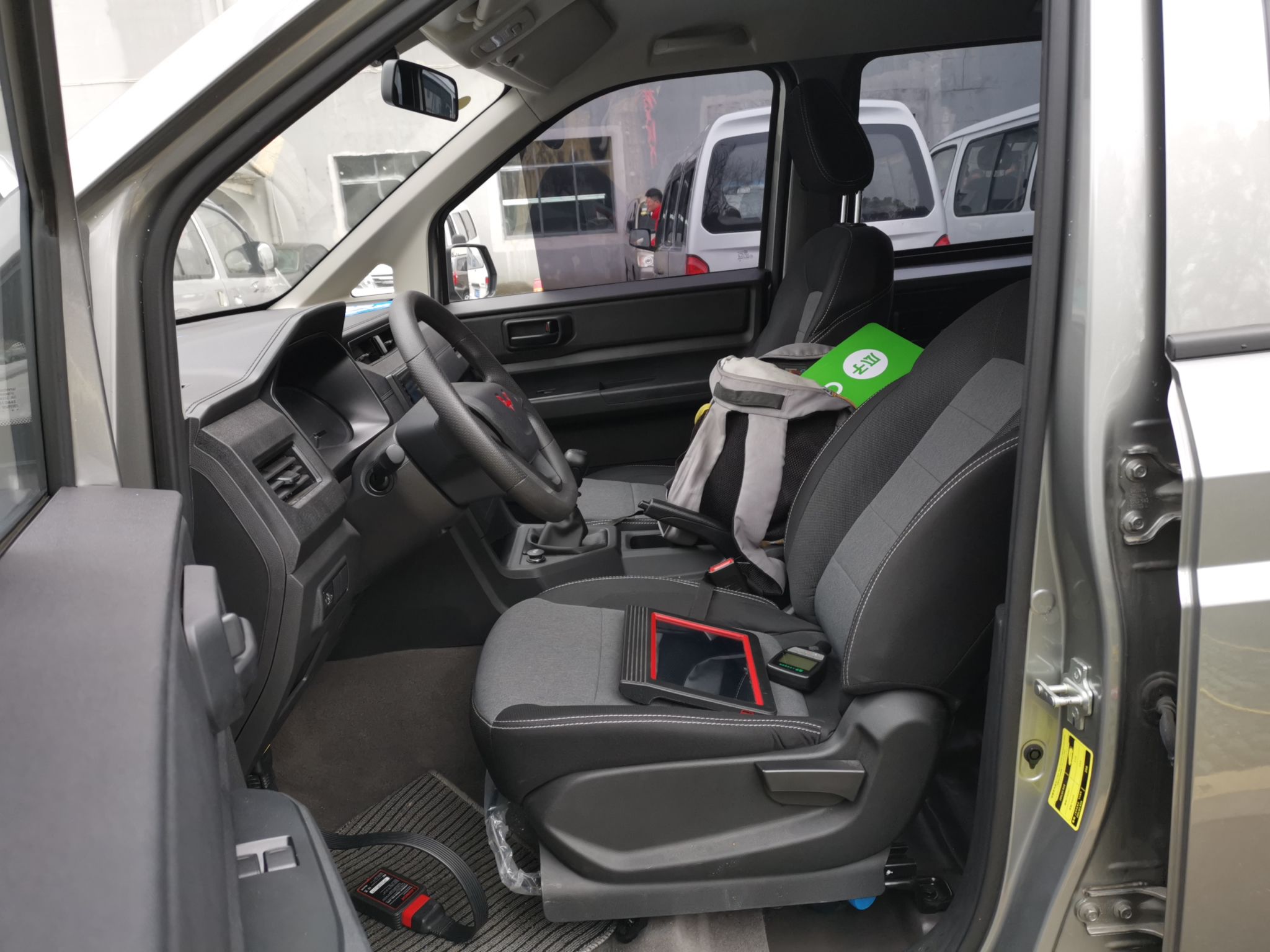 五菱汽车 五菱宏光PLUS 2020款 1.5L 手动标准型 5座