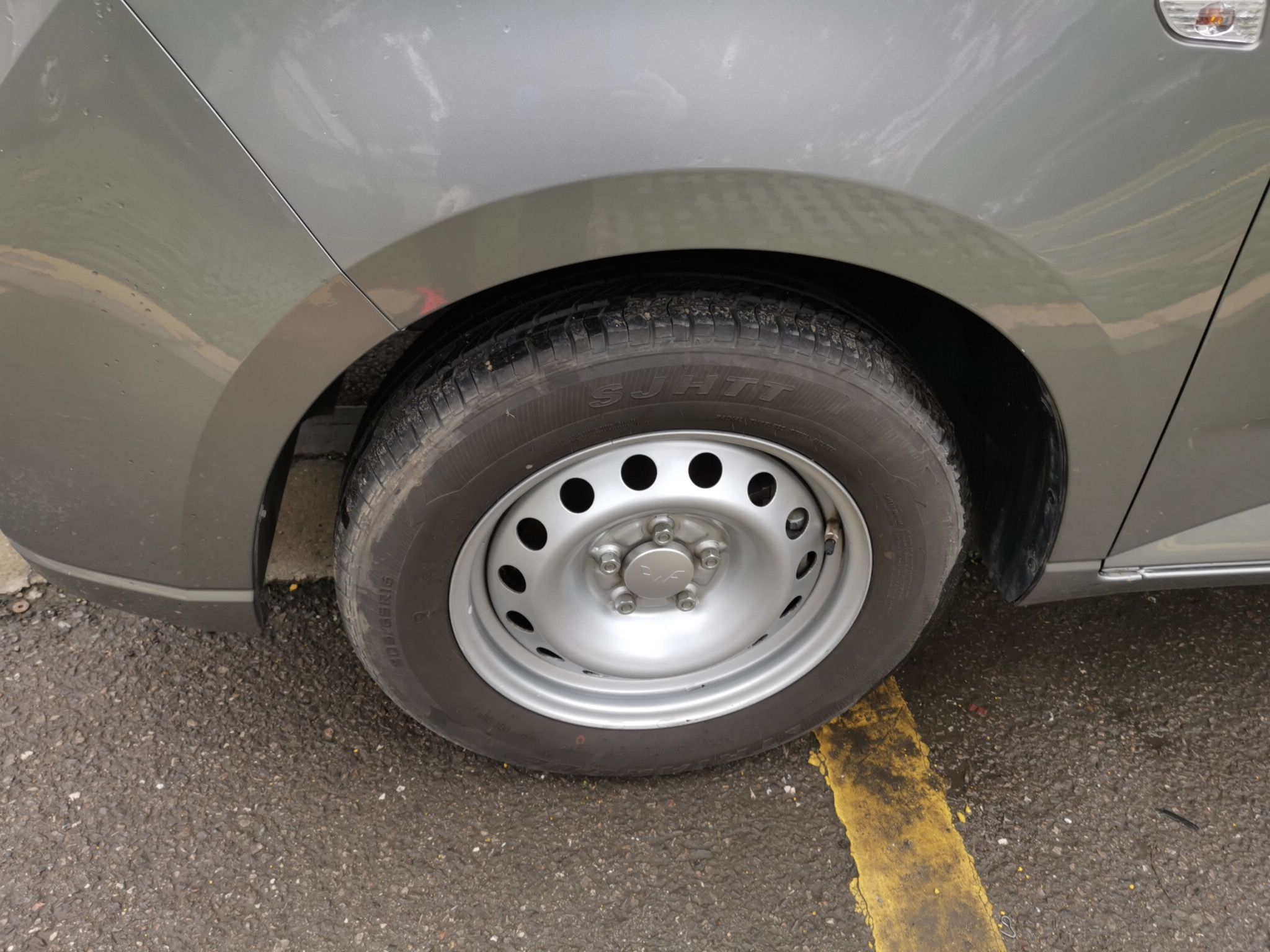 五菱汽车 五菱宏光PLUS 2020款 1.5L 手动标准型 5座