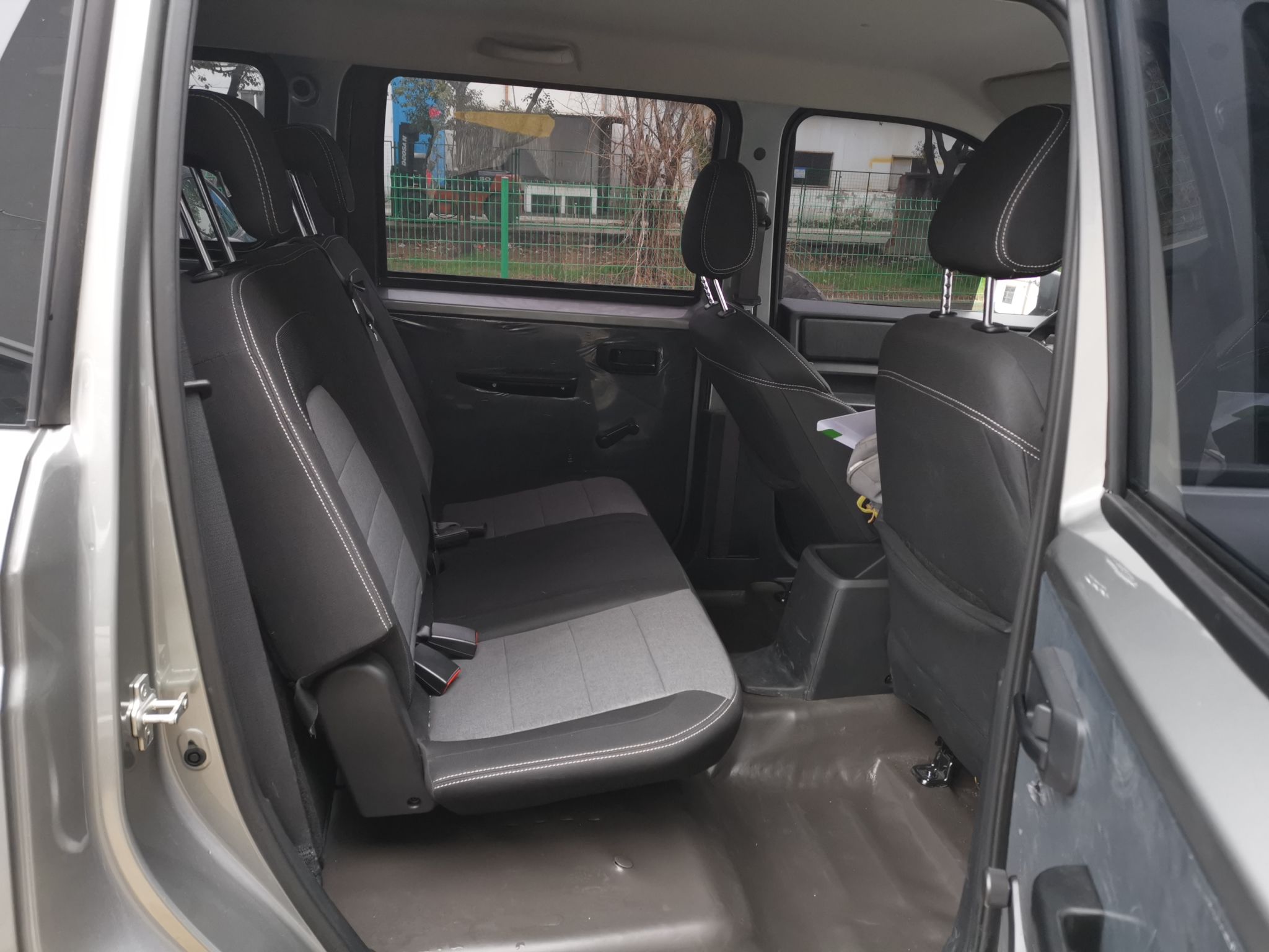 五菱汽车 五菱宏光PLUS 2020款 1.5L 手动标准型 5座