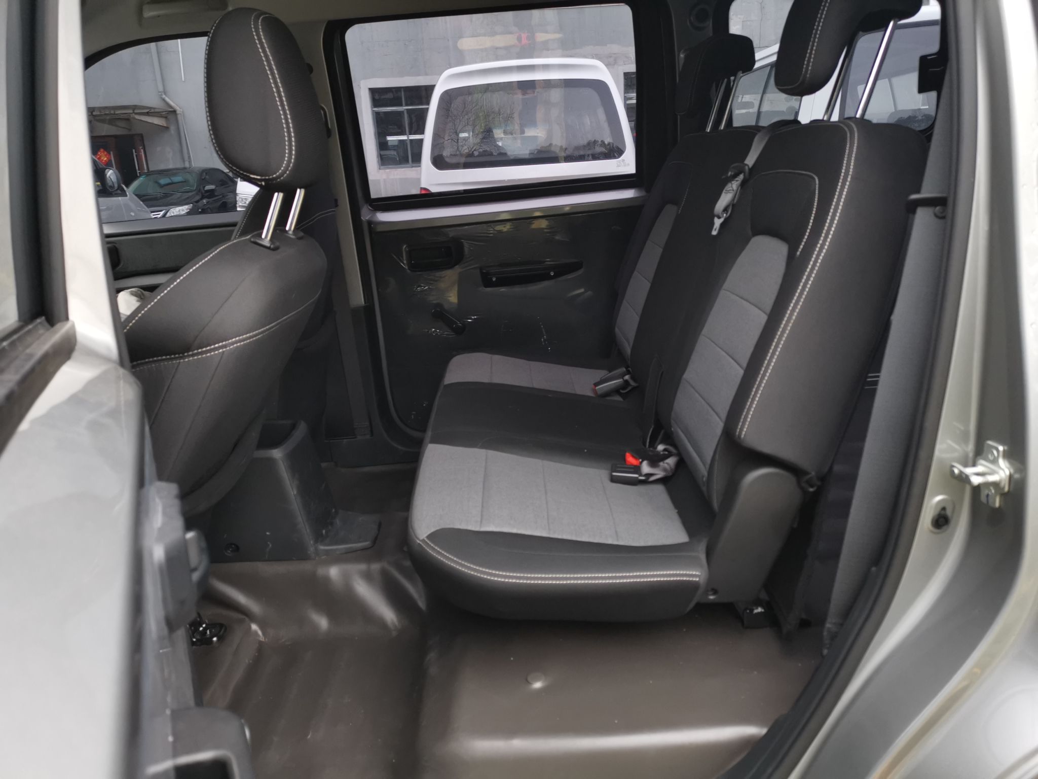 五菱汽车 五菱宏光PLUS 2020款 1.5L 手动标准型 5座