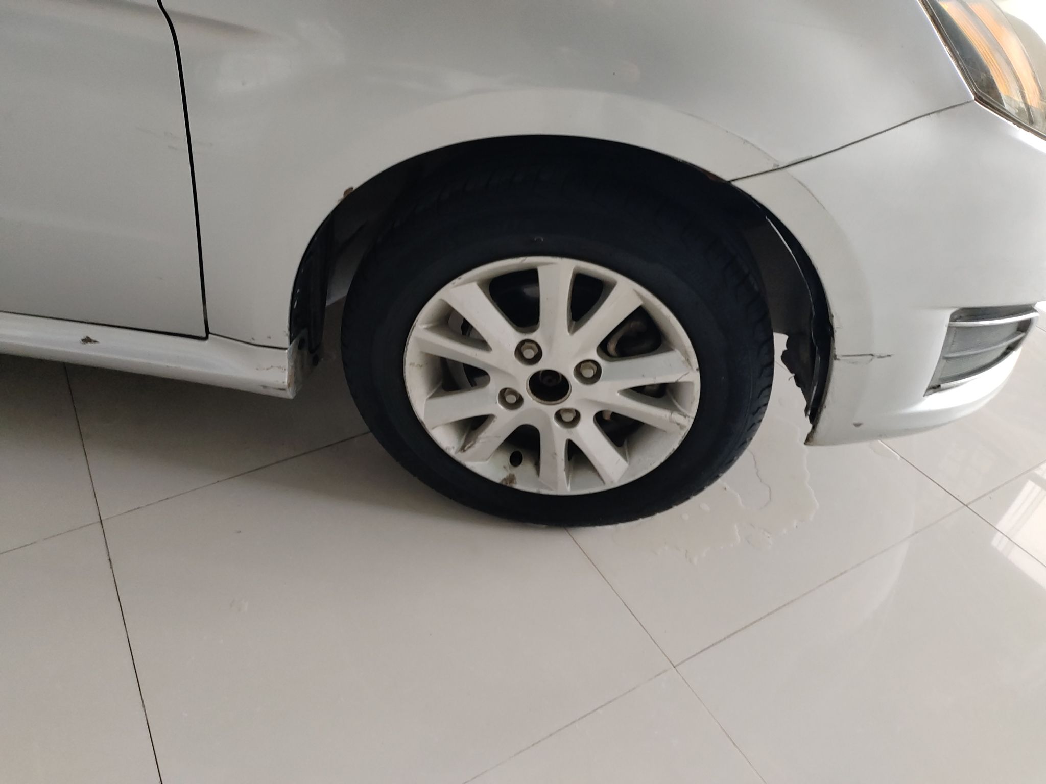 北京汽车E系列 2013款 三厢 1.5L 自动乐天版