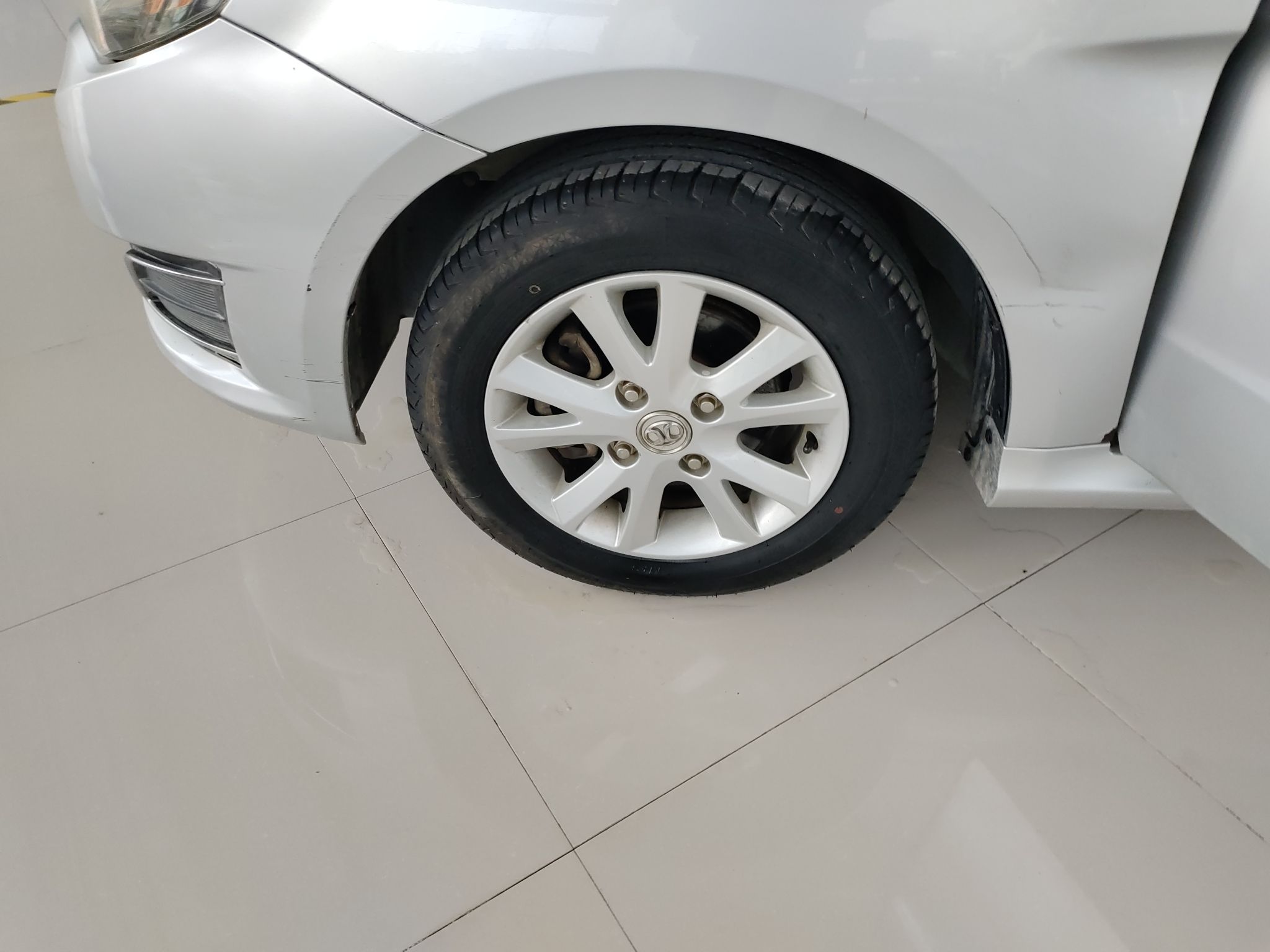 北京汽车E系列 2013款 三厢 1.5L 自动乐天版