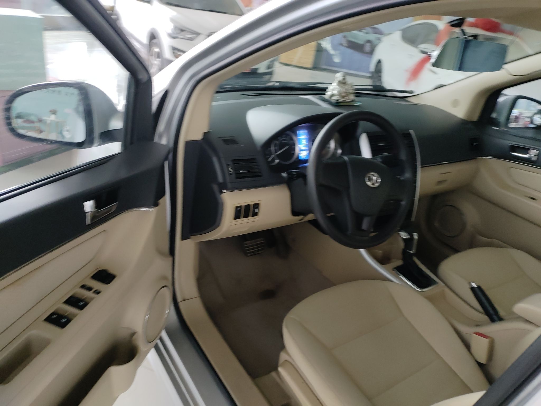 北京汽车E系列 2013款 三厢 1.5L 自动乐天版