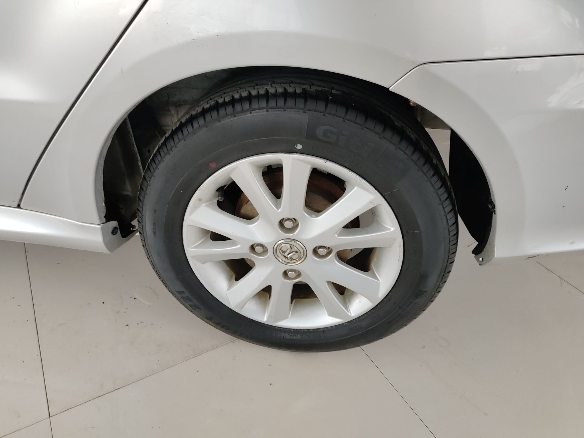 北京汽车E系列 2013款 三厢 1.5L 自动乐天版