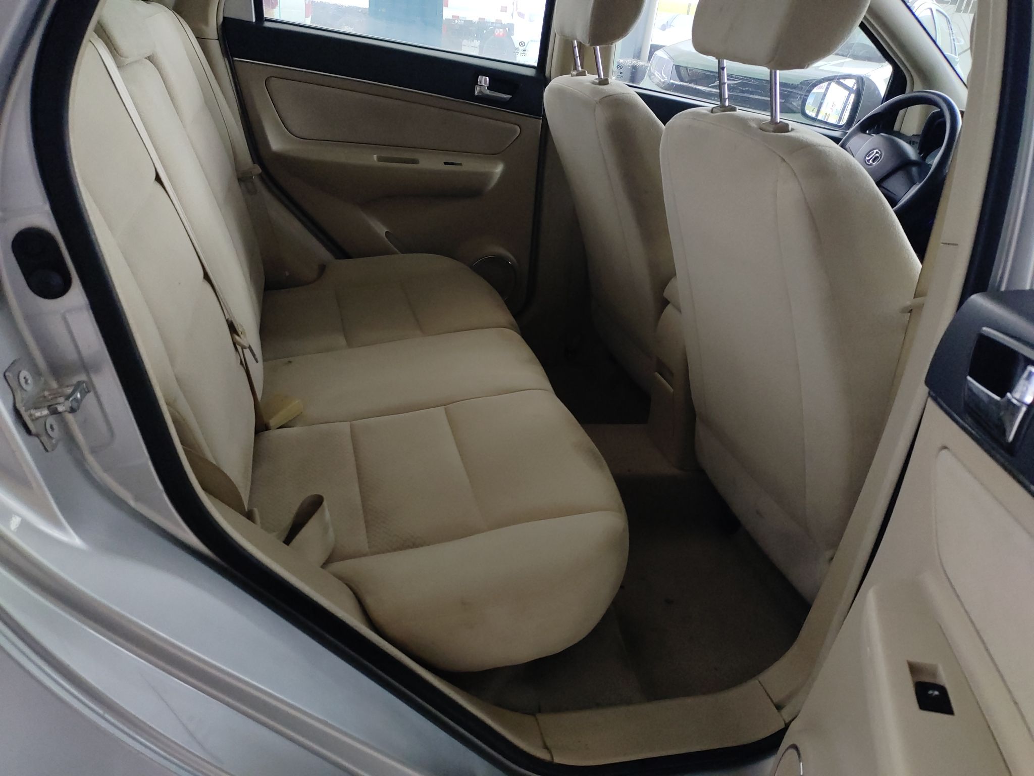 北京汽车E系列 2013款 三厢 1.5L 自动乐天版