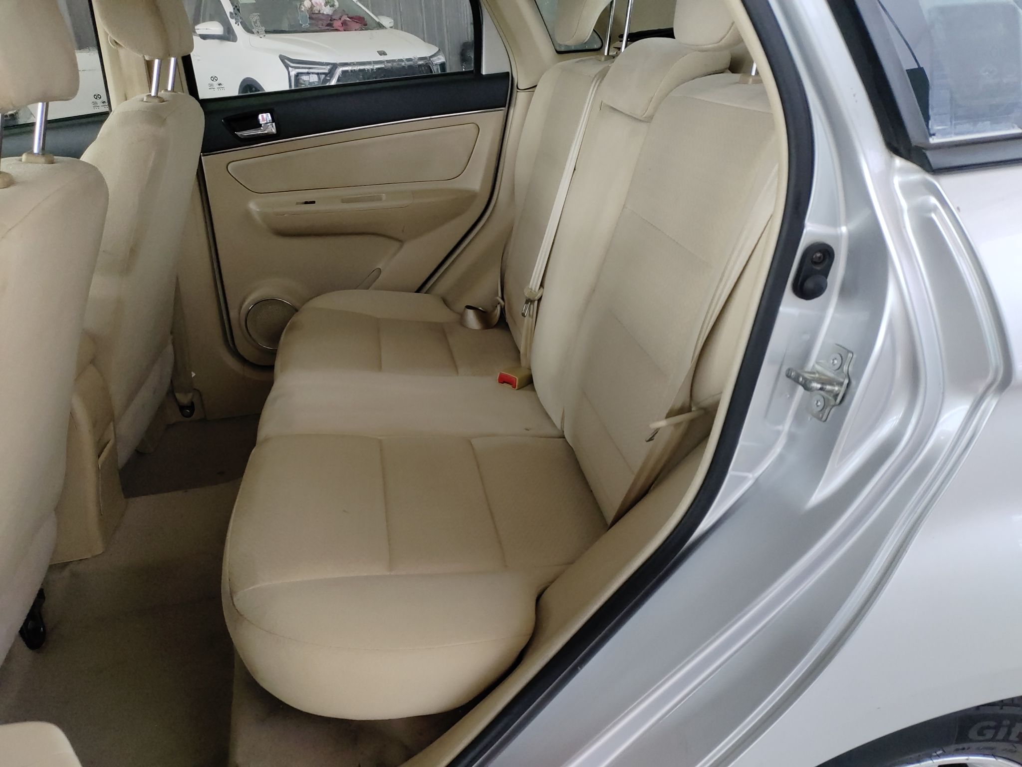 北京汽车E系列 2013款 三厢 1.5L 自动乐天版