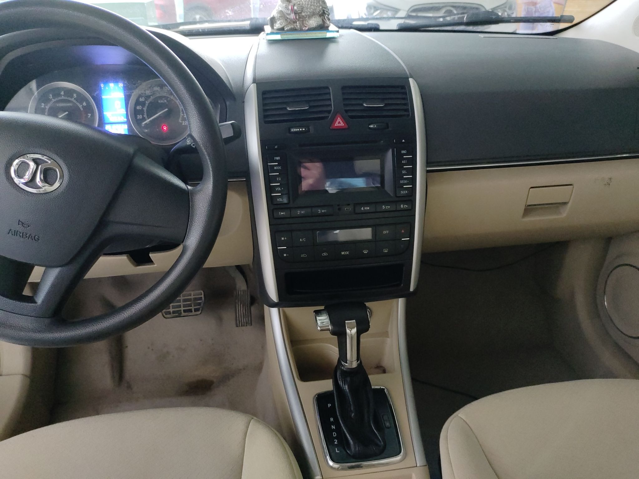 北京汽车E系列 2013款 三厢 1.5L 自动乐天版