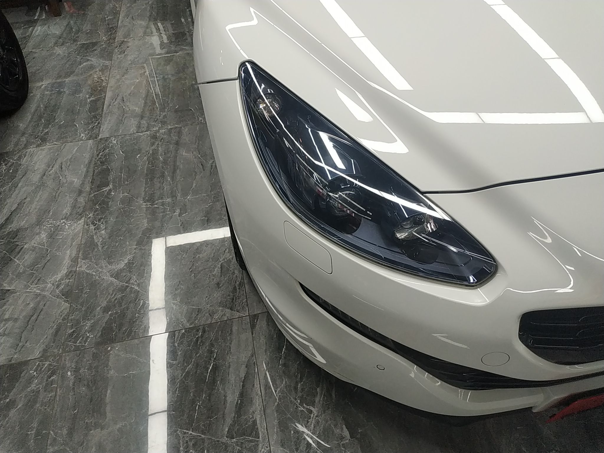 标致RCZ 2014款 1.6T 豪华版深色风格(进口)