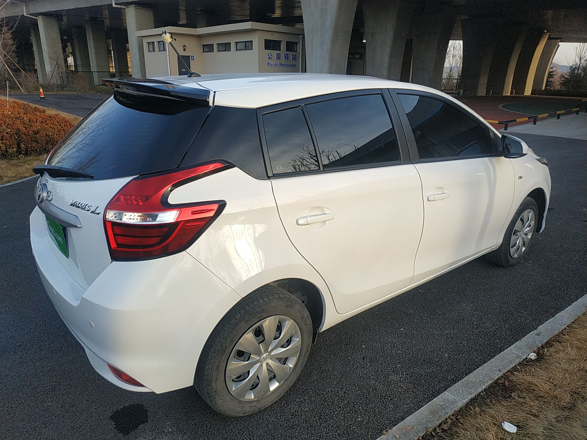 丰田 YARiS L 致炫 2021款 1.5L CVT领先版