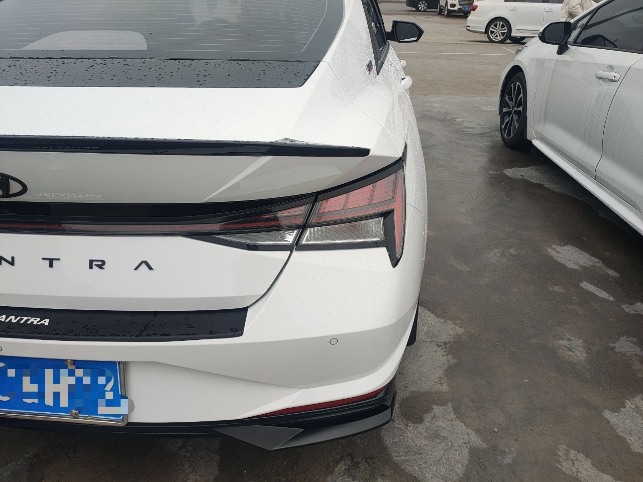 现代 伊兰特 2022款 1.5L CVT LUX尊贵版