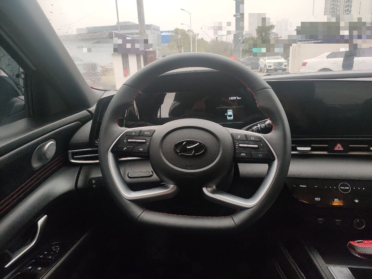 现代 伊兰特 2022款 1.5L CVT LUX尊贵版