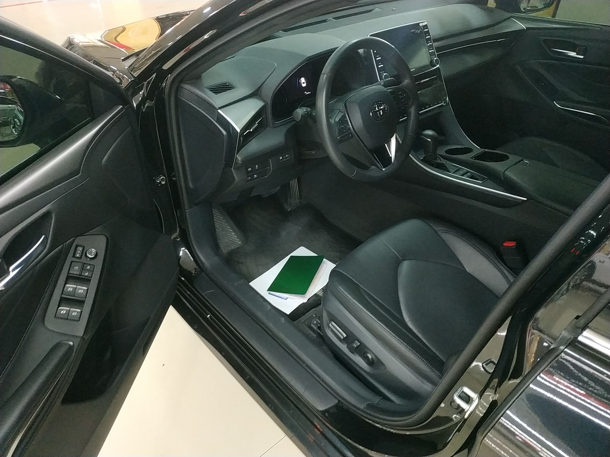 丰田 亚洲龙 2019款 双擎 2.5L 豪华版 国VI