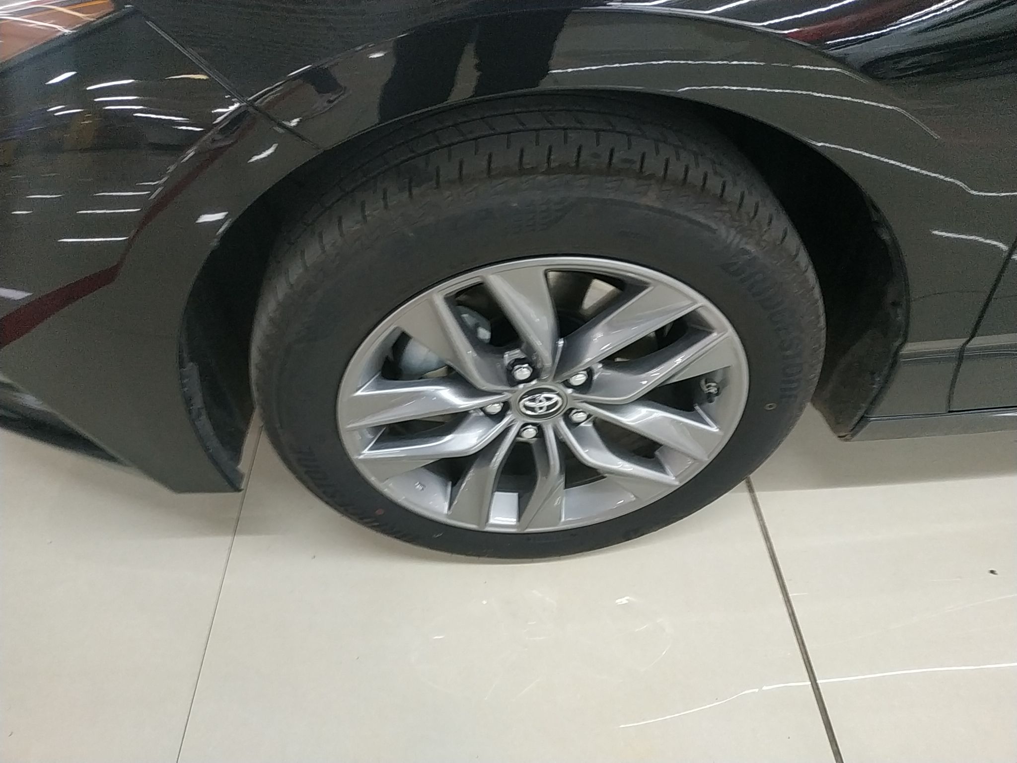 丰田 亚洲龙 2019款 双擎 2.5L 豪华版 国VI