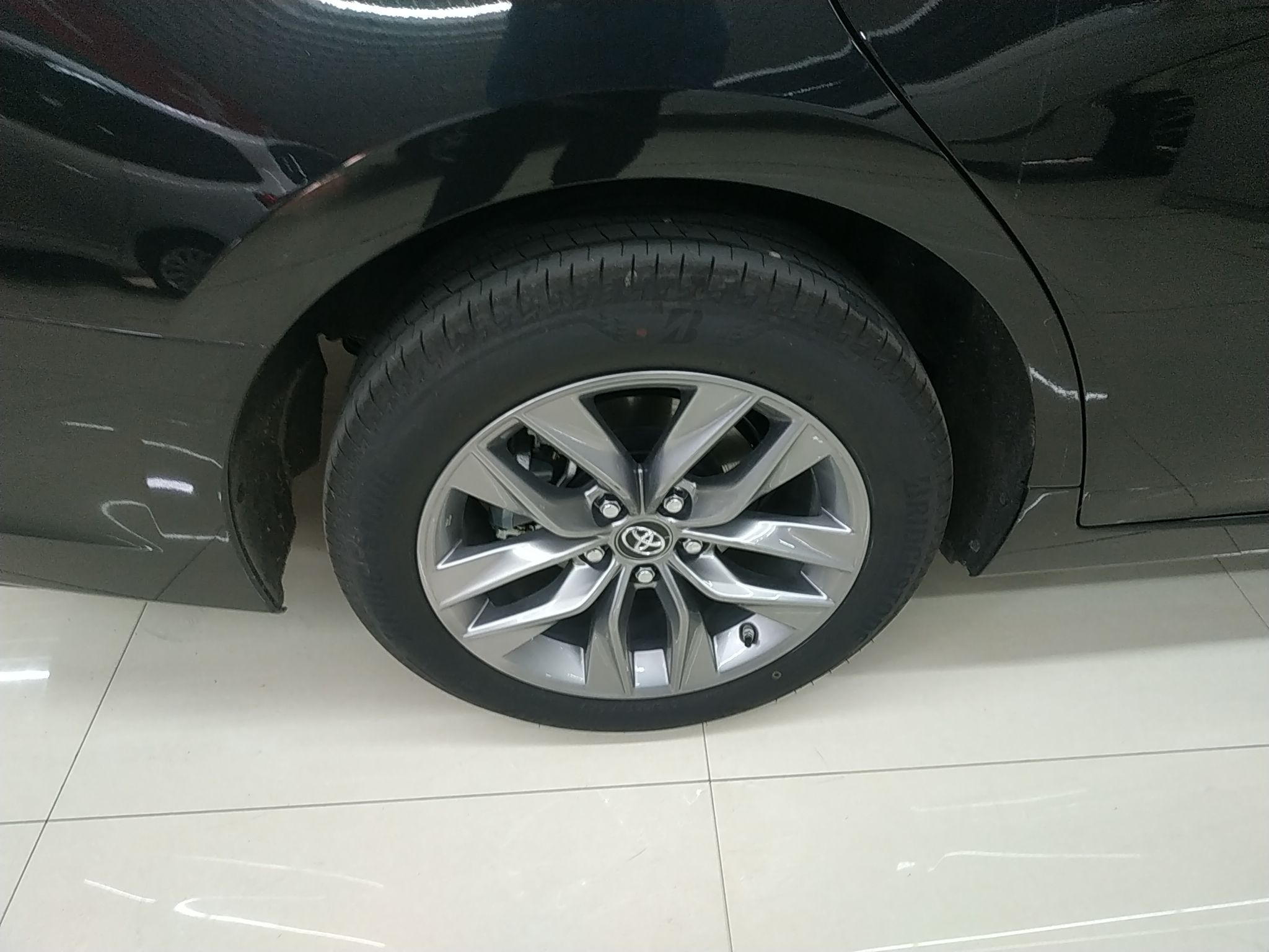 丰田 亚洲龙 2019款 双擎 2.5L 豪华版 国VI