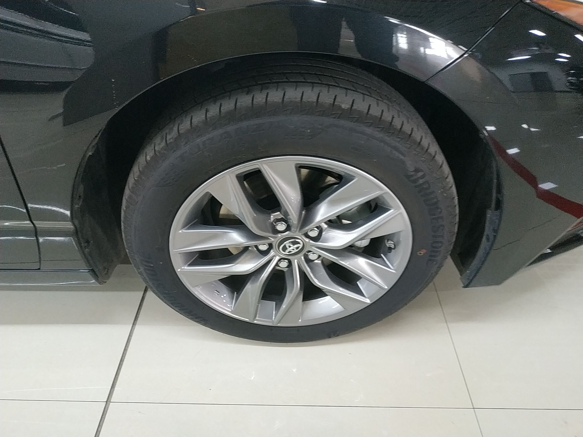 丰田 亚洲龙 2019款 双擎 2.5L 豪华版 国VI