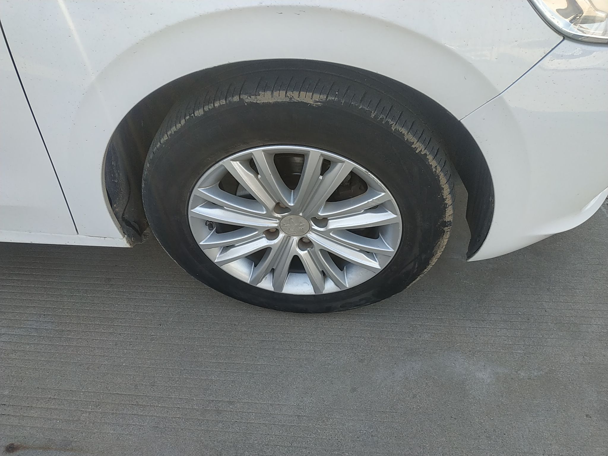 标致301 2014款 1.6L 手动舒适版