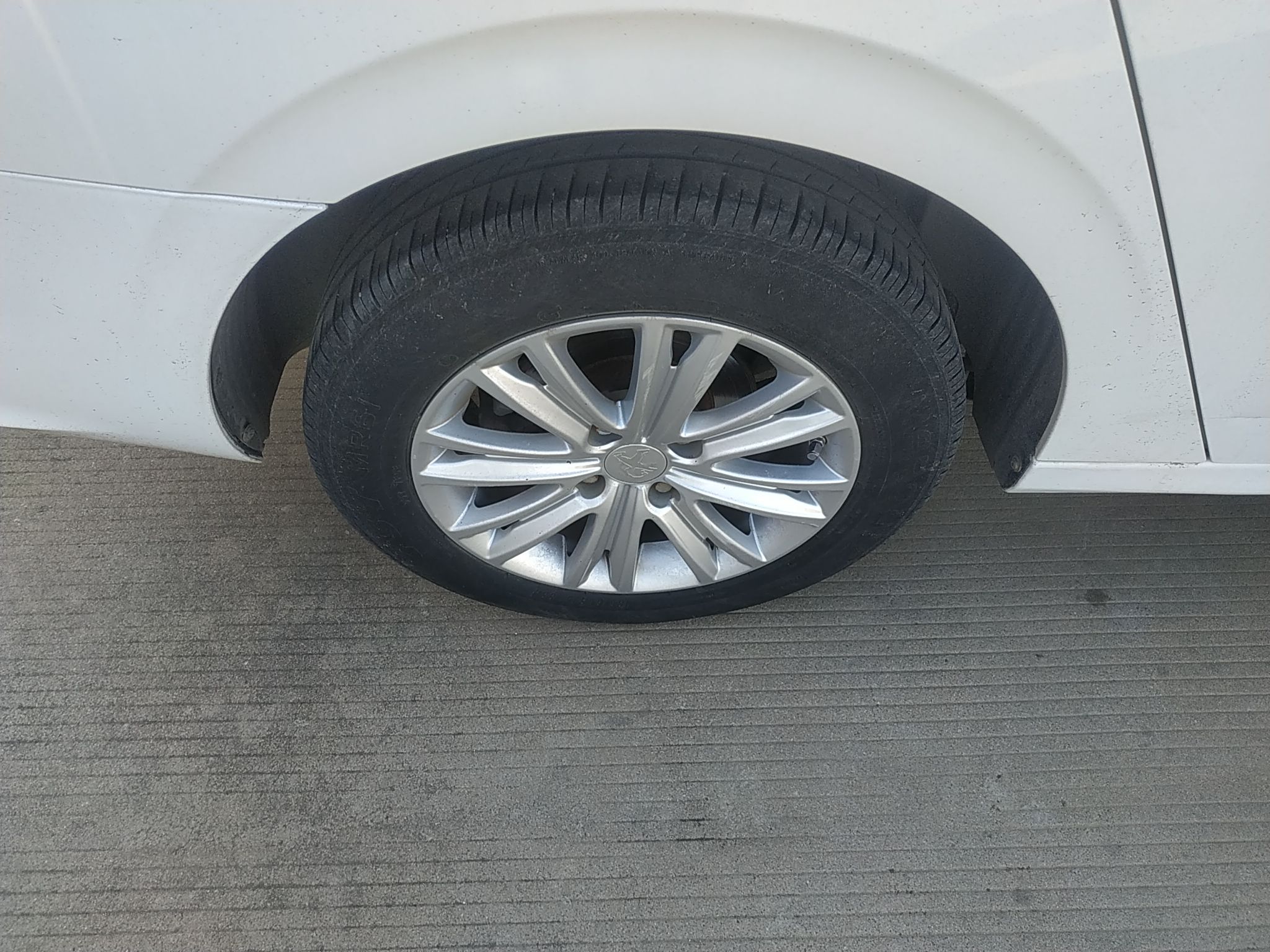 标致301 2014款 1.6L 手动舒适版