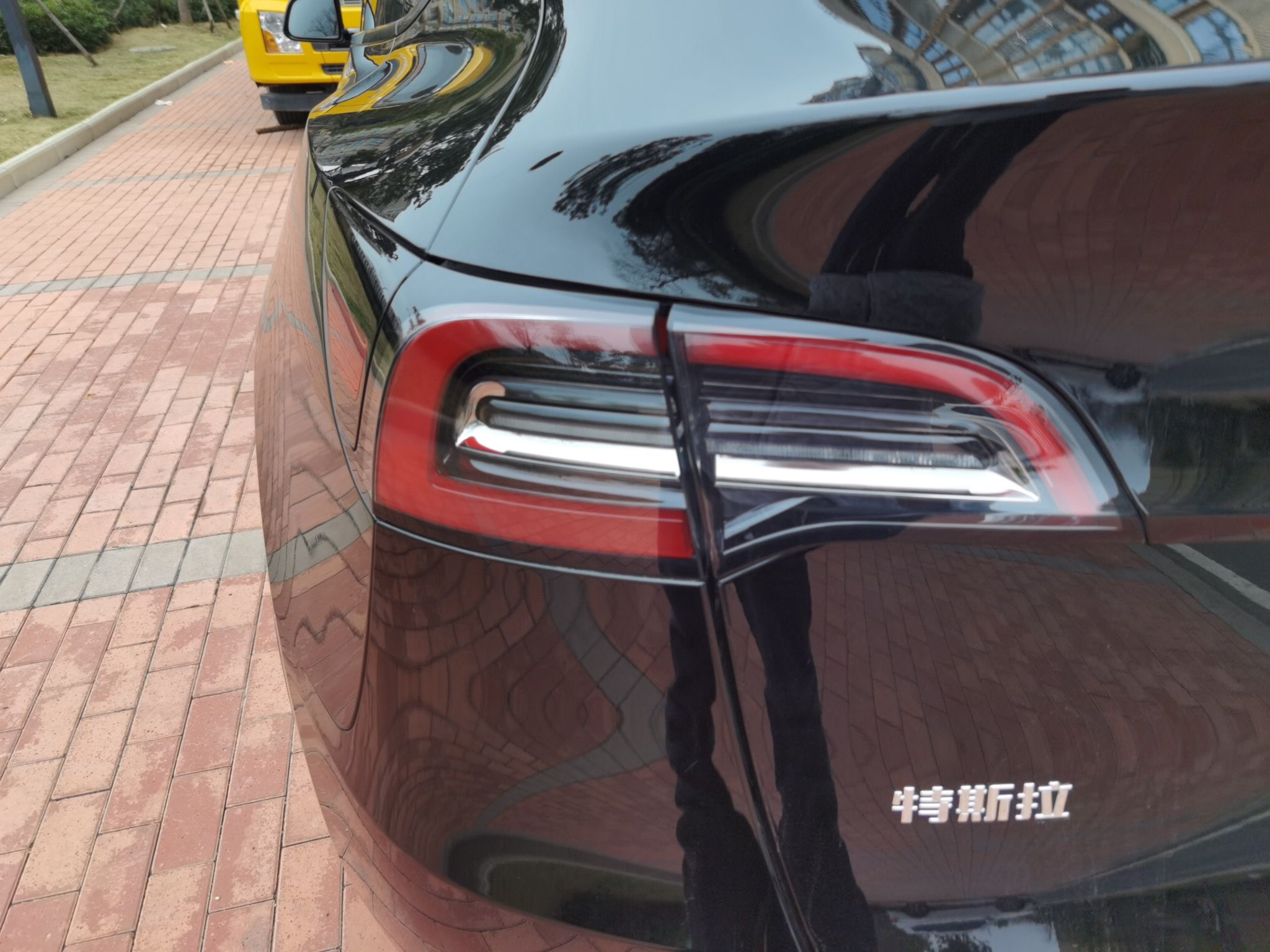 特斯拉 Model Y 2021款 标准续航后驱版