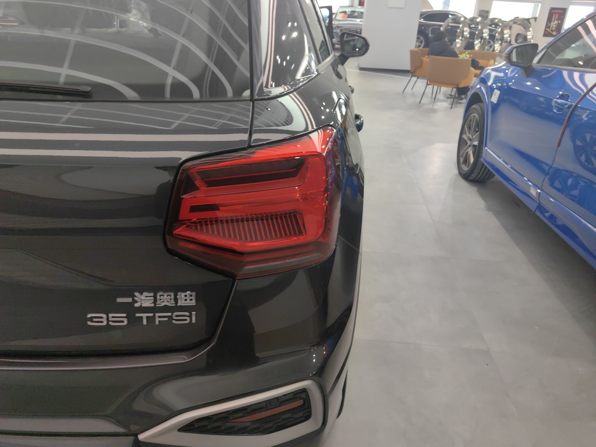 奥迪Q2L 2022款 35 TFSI 时尚致雅型