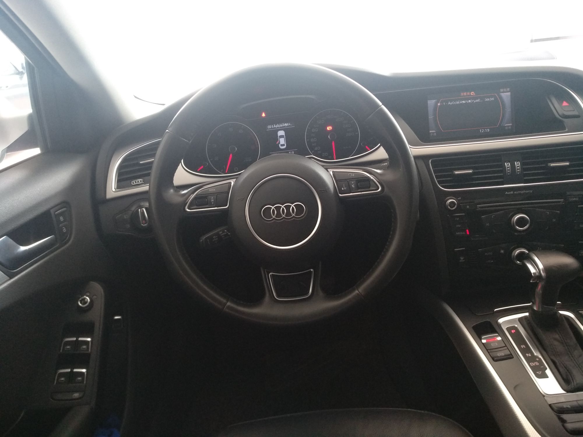 奥迪A4L 2013款 35 TFSI 自动标准型