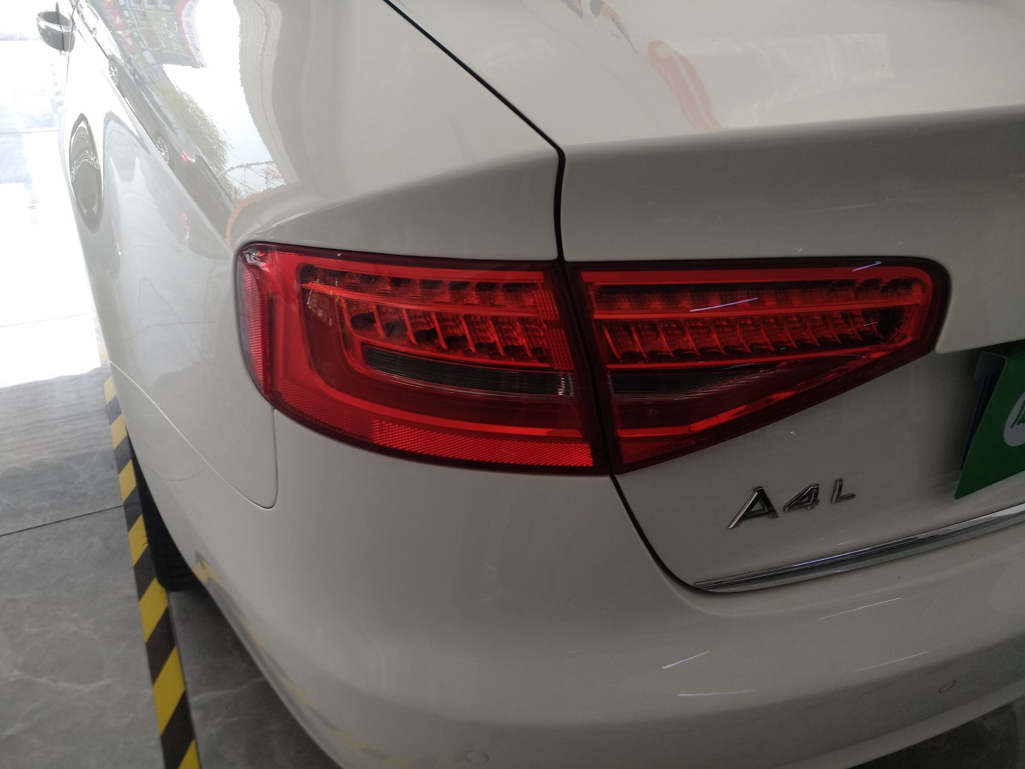 奥迪A4L 2013款 35 TFSI 自动标准型