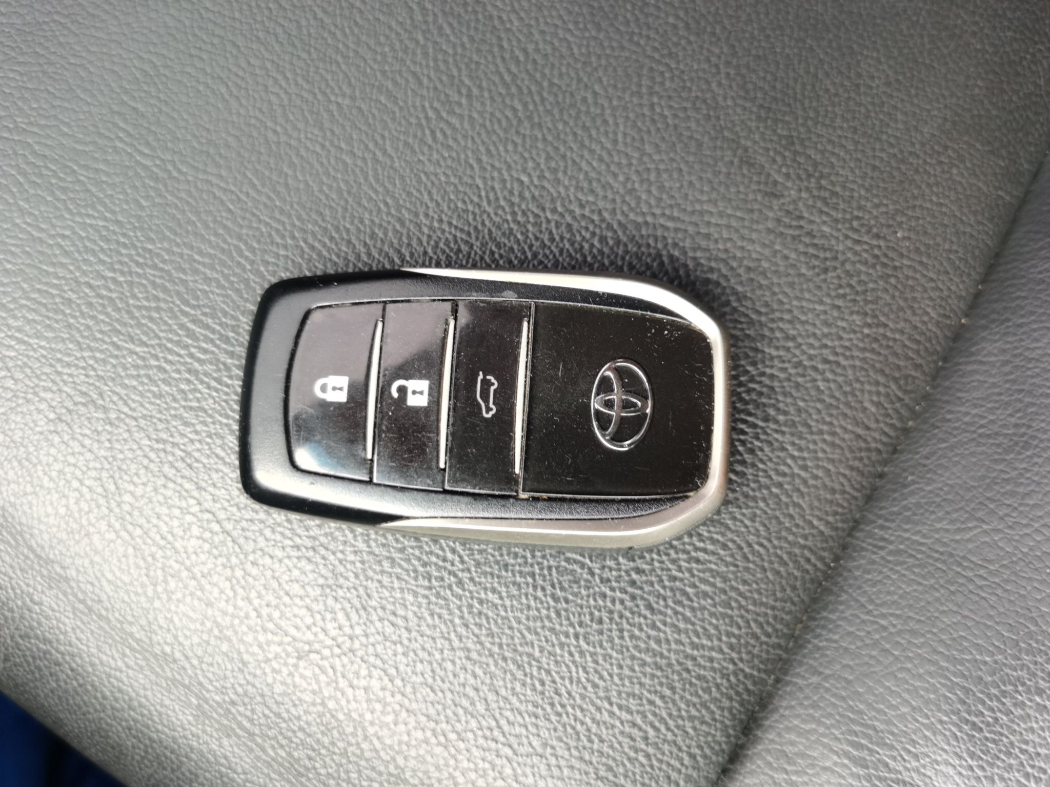 丰田 普拉多 2016款 2.7L 自动标准版