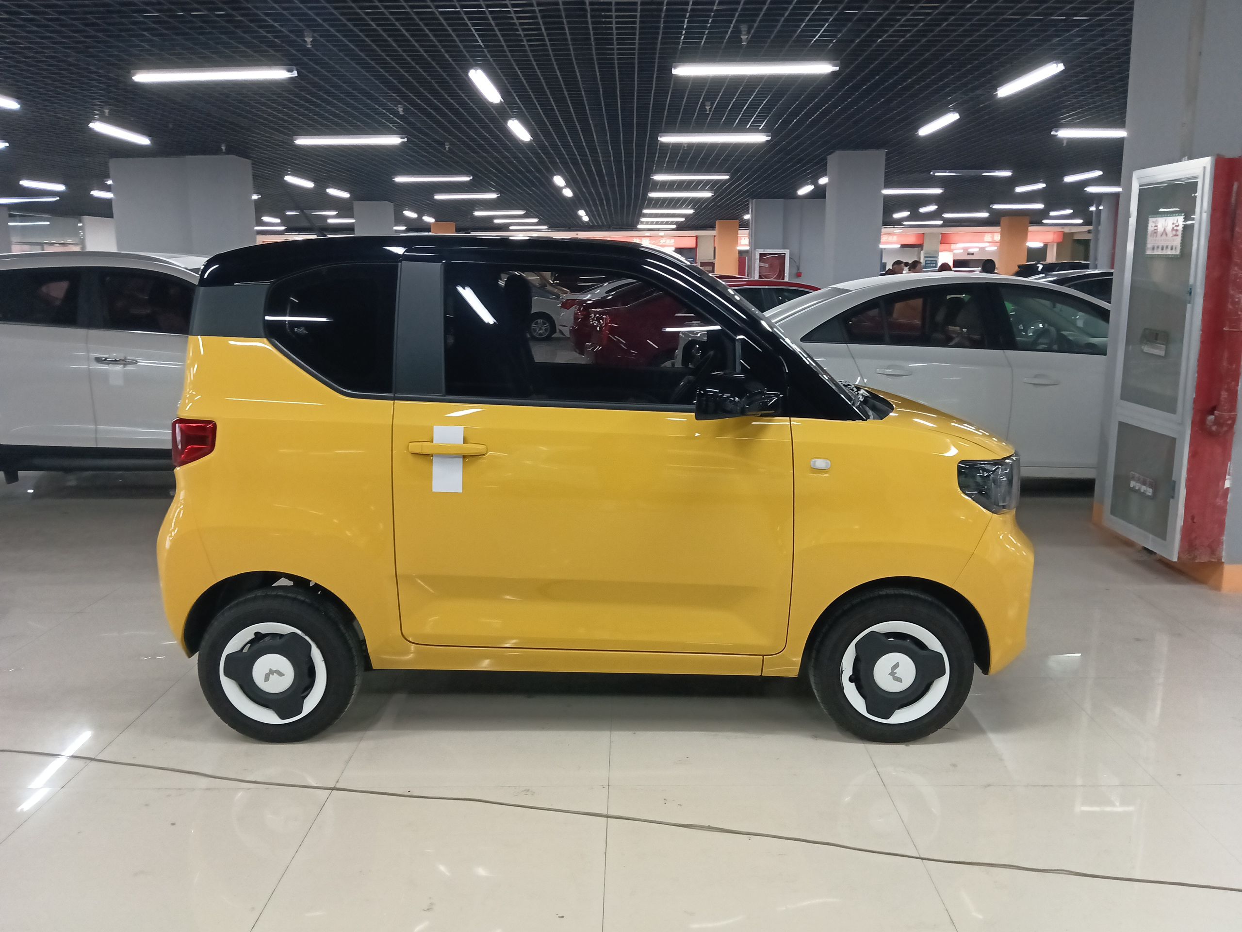 五菱汽车 宏光MINI EV 2022款 马卡龙臻享款 磷酸铁锂