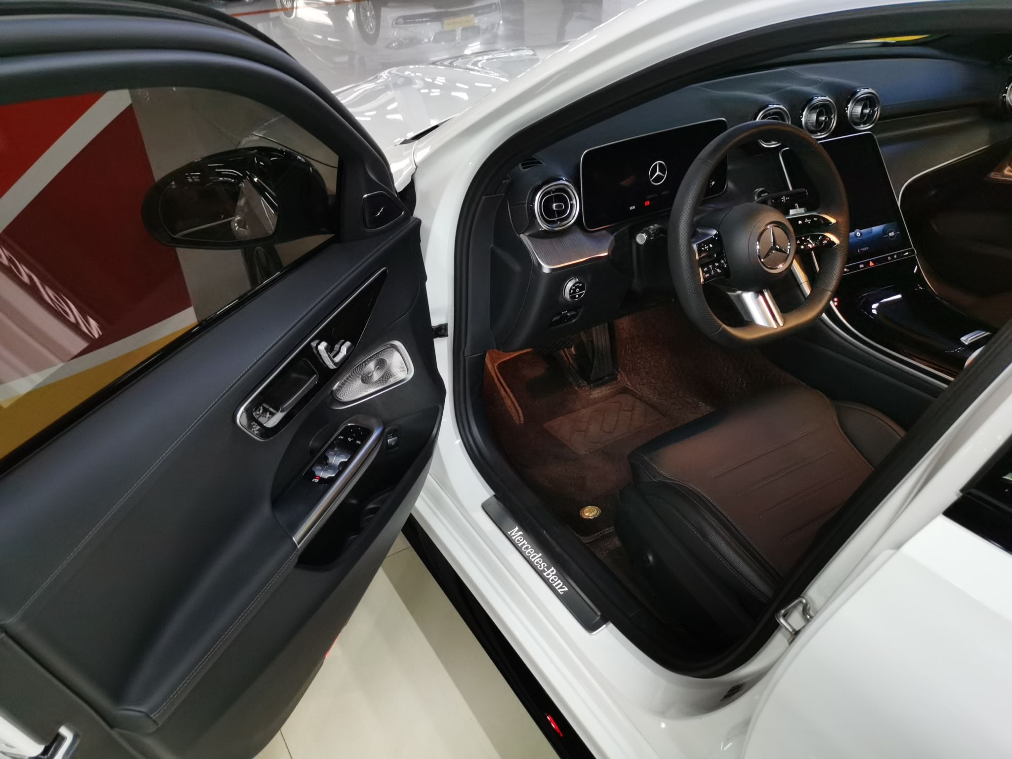 奔驰C级 2023款 C 260 L 皓夜运动版