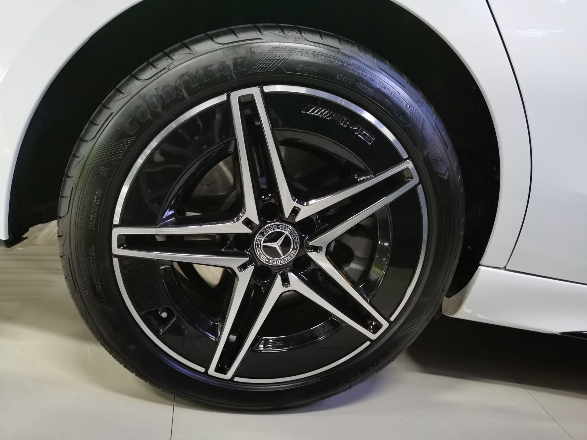 奔驰C级 2023款 C 260 L 皓夜运动版