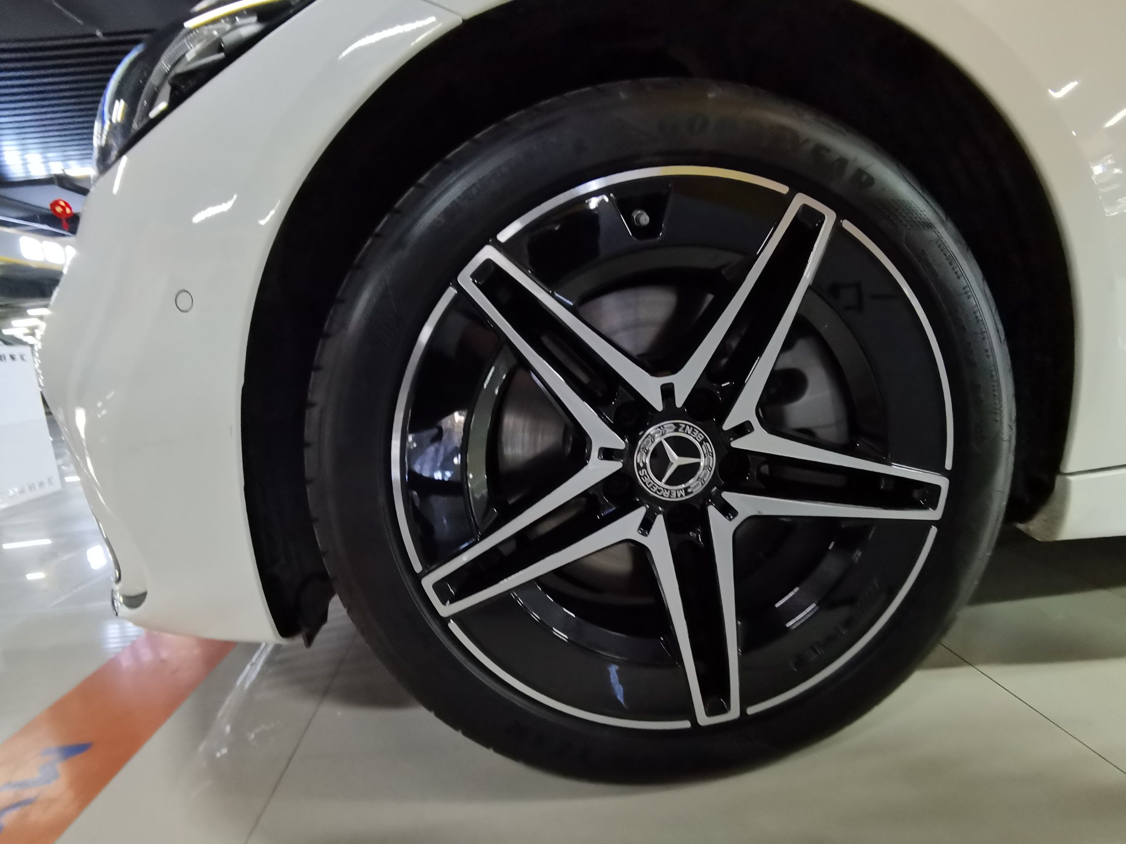 奔驰C级 2023款 C 260 L 皓夜运动版