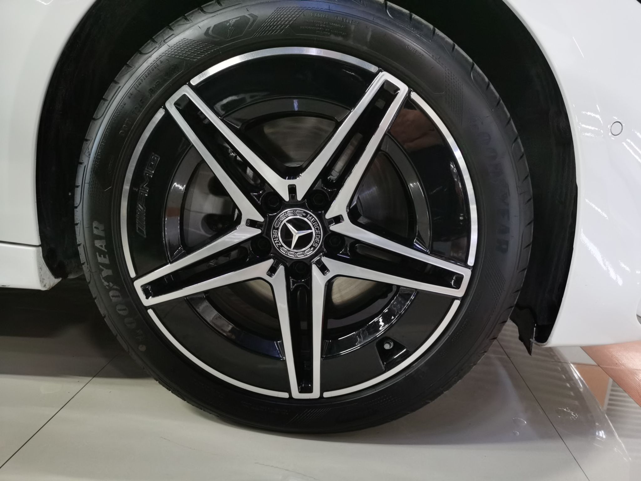 奔驰C级 2023款 C 260 L 皓夜运动版