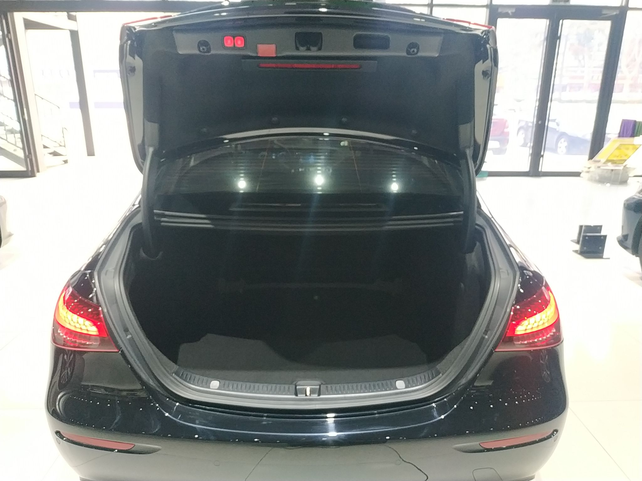 奔驰E级 2021款 E 300 L 时尚型