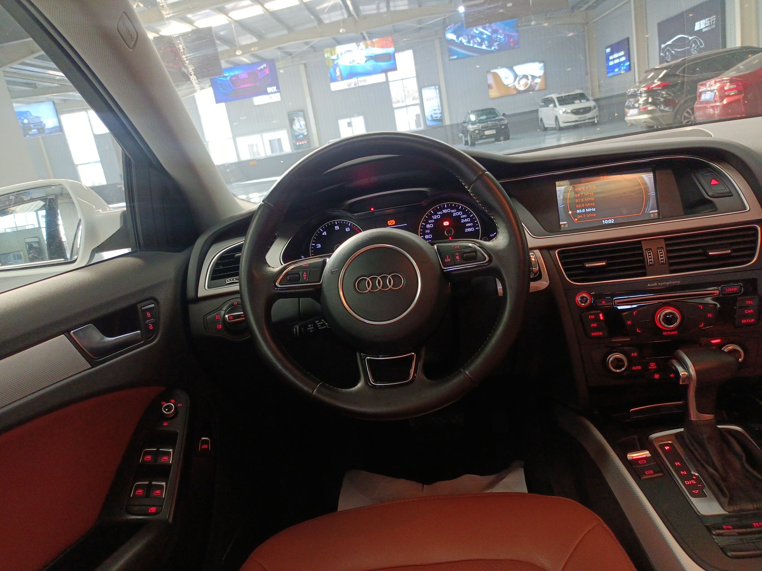 奥迪A4L 2015款 35 TFSI 自动标准型