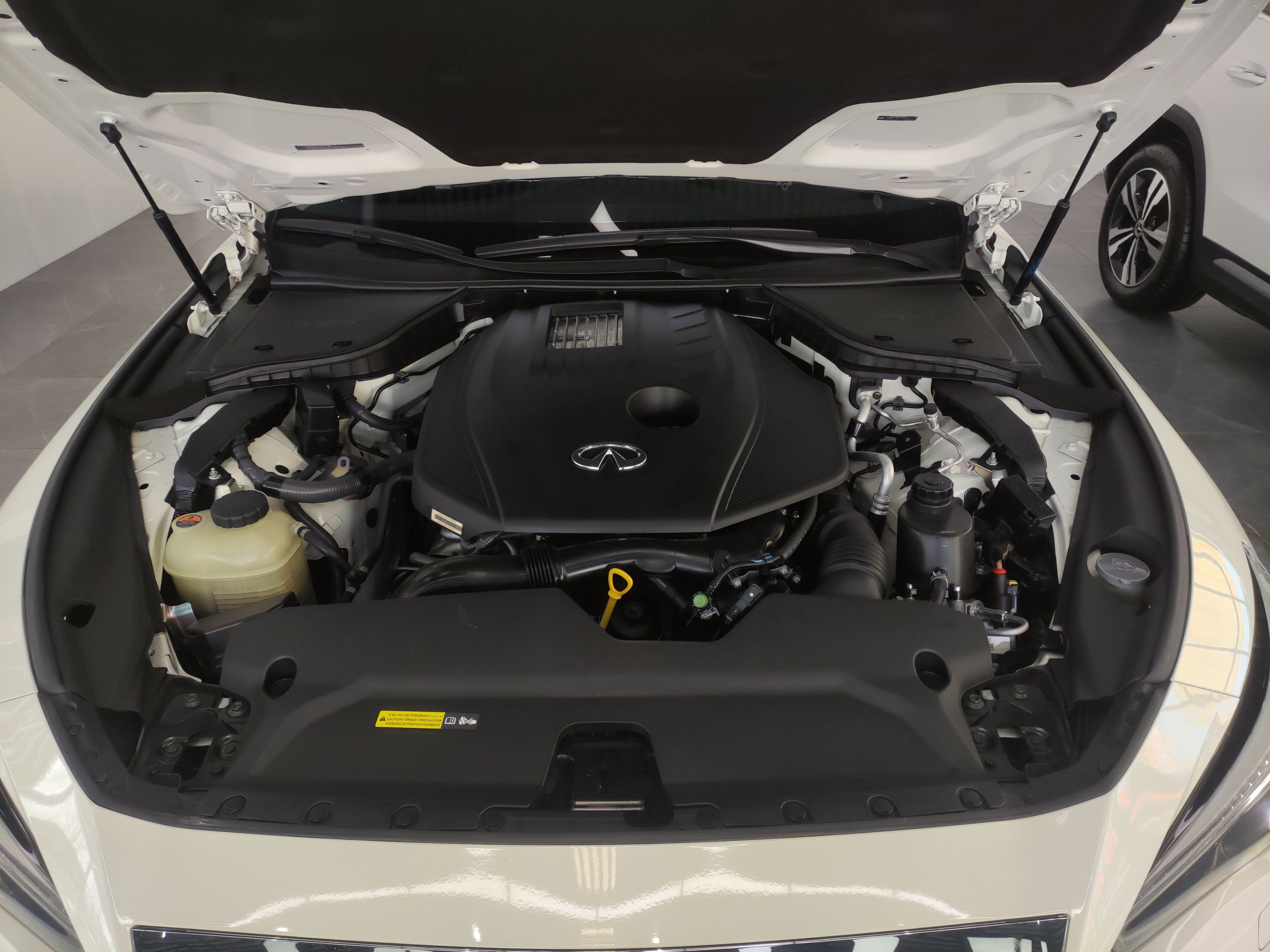 英菲尼迪Q50L 2018款 2.0T 逸享版 国VI