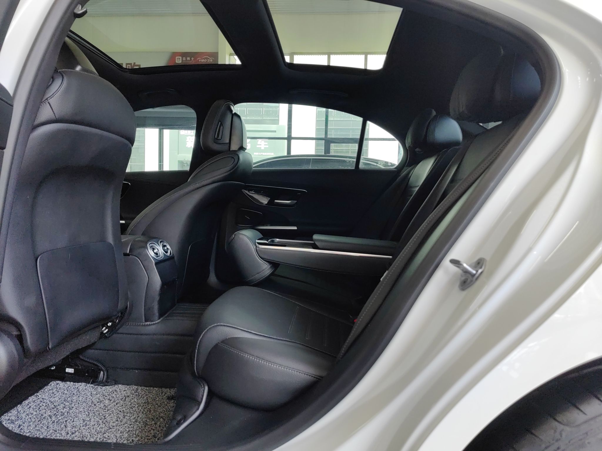 奔驰C级 2022款 改款 C 260 L 运动版